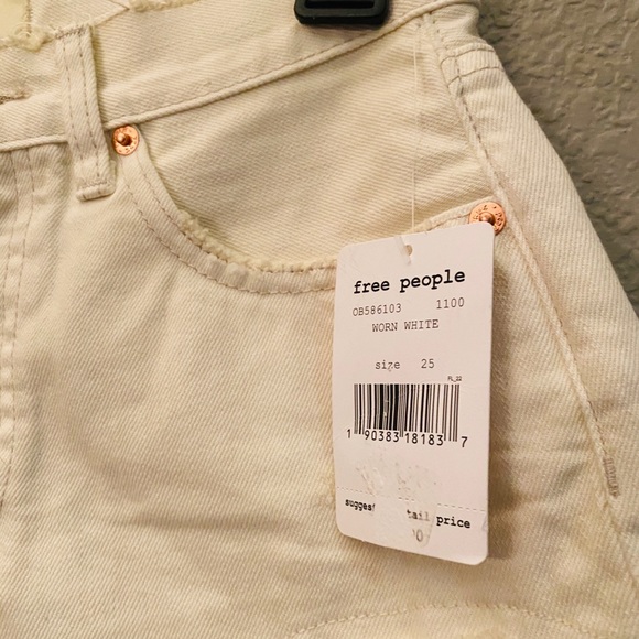 Free People Daisy Chain Lace Short in White NWT - Picture 6 of 6